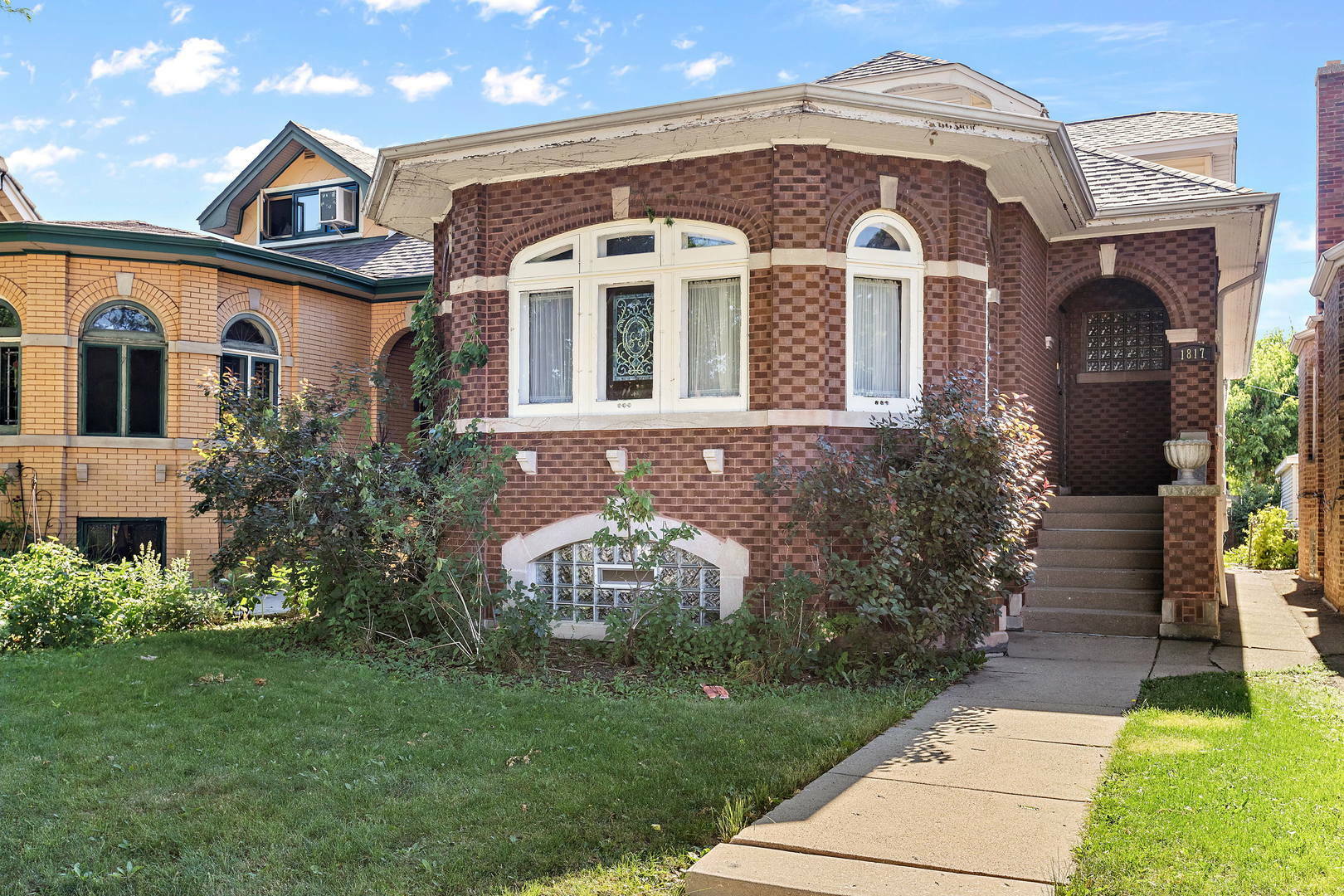 Property Photo:  1817 N Newcastle Avenue  IL 60707 