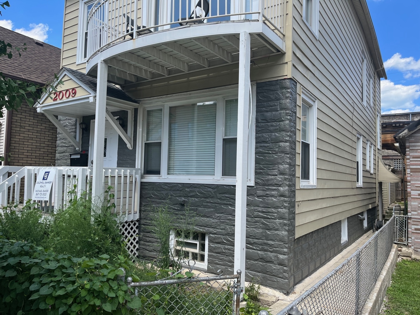 Property Photo: 2009 N Bingham Street IL 60647