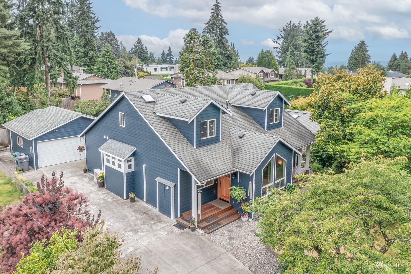 Property Photo:  11243 NE 53rd Street  WA 98033 