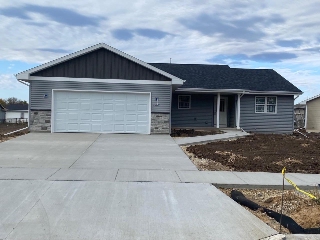 Property Photo: 1029 Plum Ct WI 53546