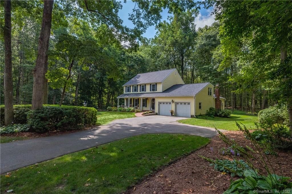 Property Photo:  86 Winterhill Road  CT 06443 