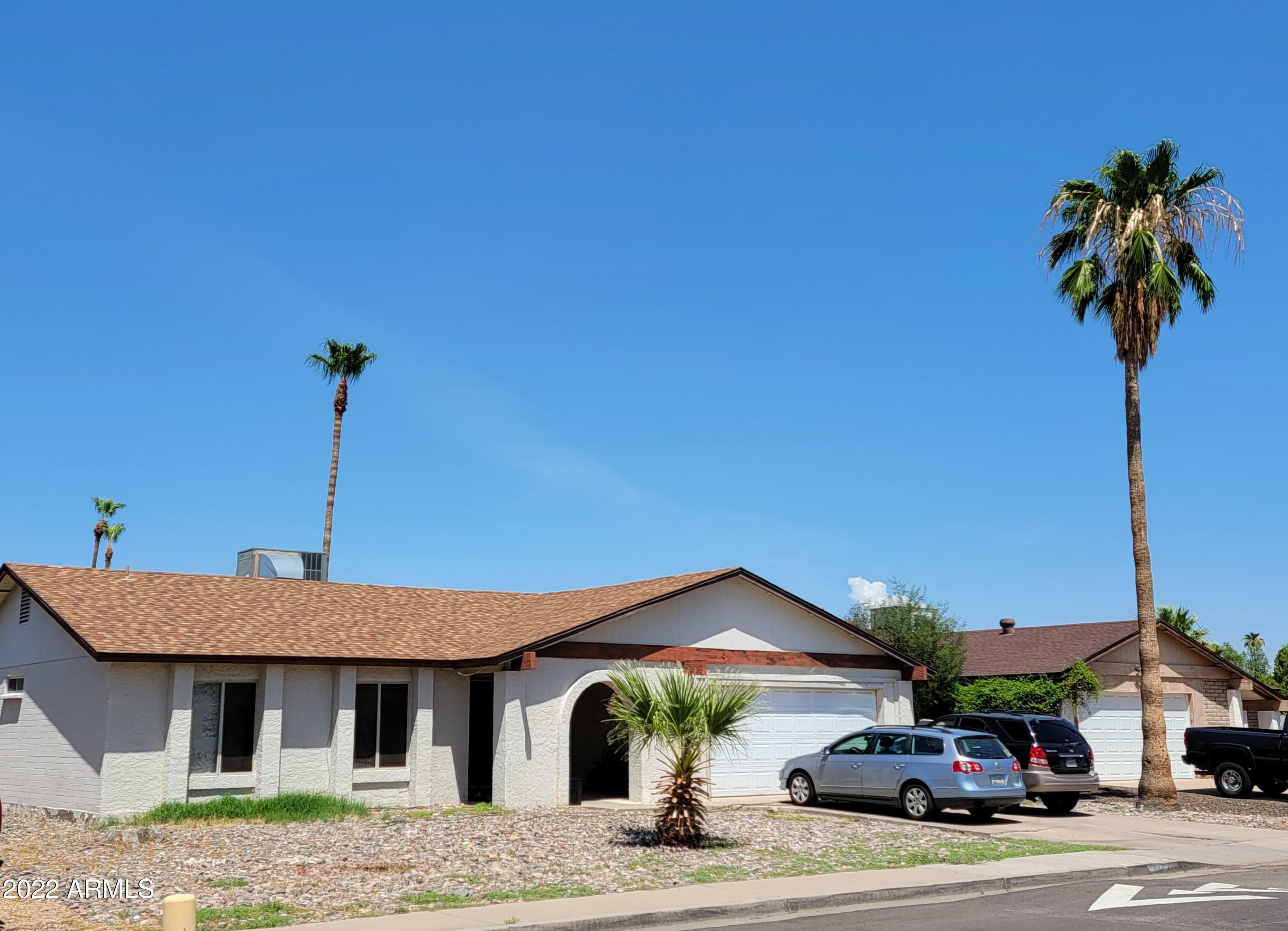 Property Photo: 5232 W Columbine Drive AZ 85304