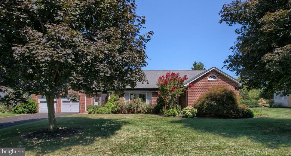 Property Photo:  521 E Winding Hill Road  PA 17055 