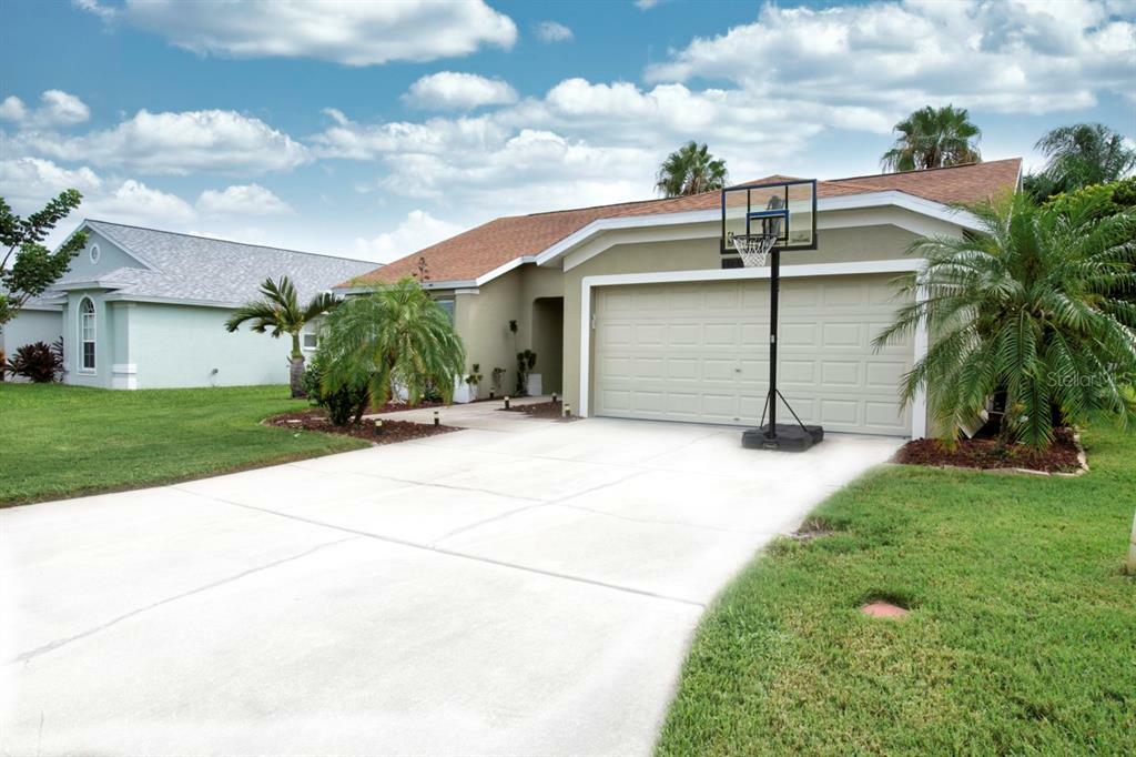 Property Photo: 5121 40th Street W FL 34210