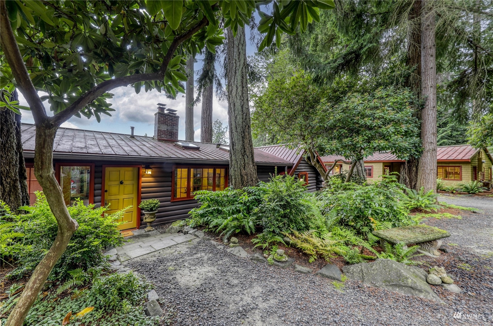 Property Photo:  12532 Sunrise Drive NE  WA 98110 