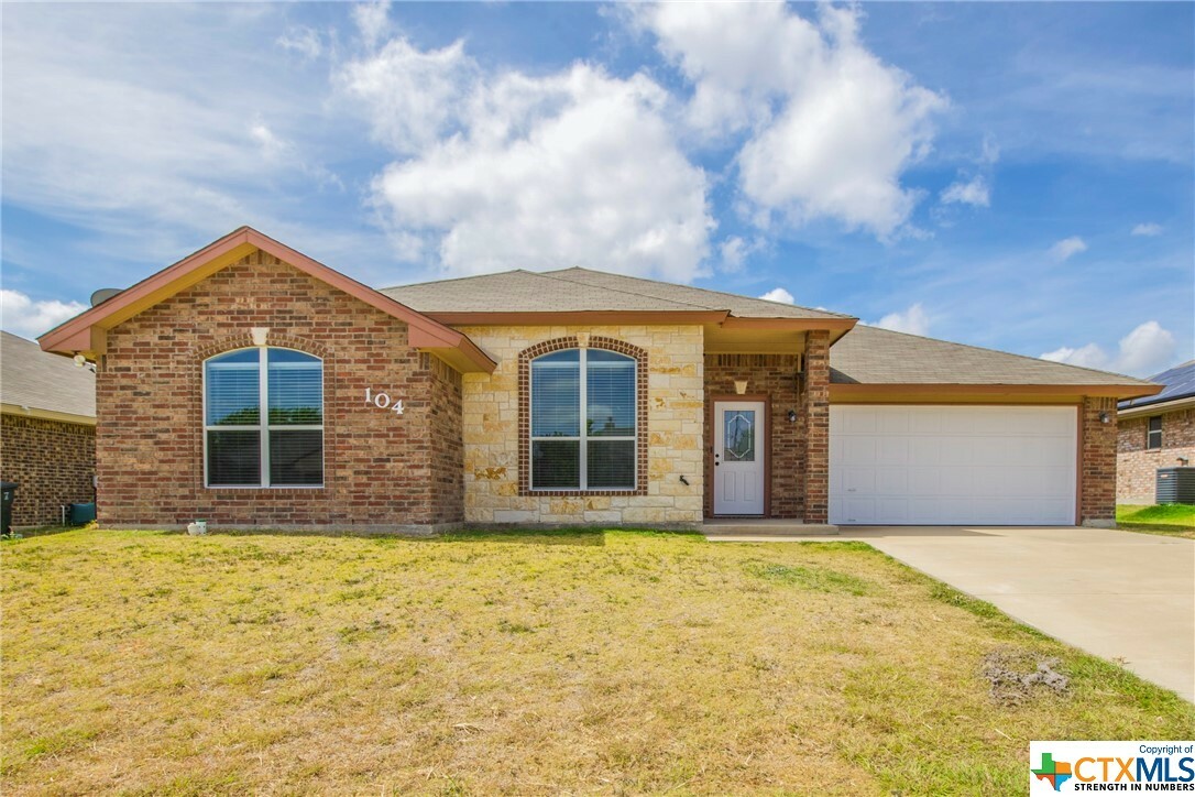 Property Photo:  104 W Little Dipper Dr  TX 76542 