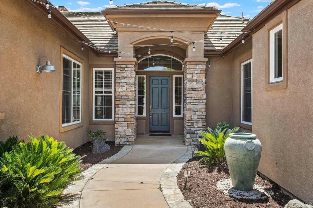 Property Photo: 1074 Inverlochy CA 92028