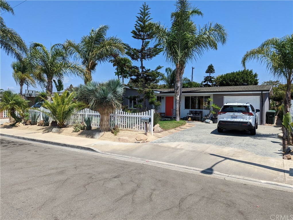 Property Photo:  2112 Wallace Avenue  CA 92627 