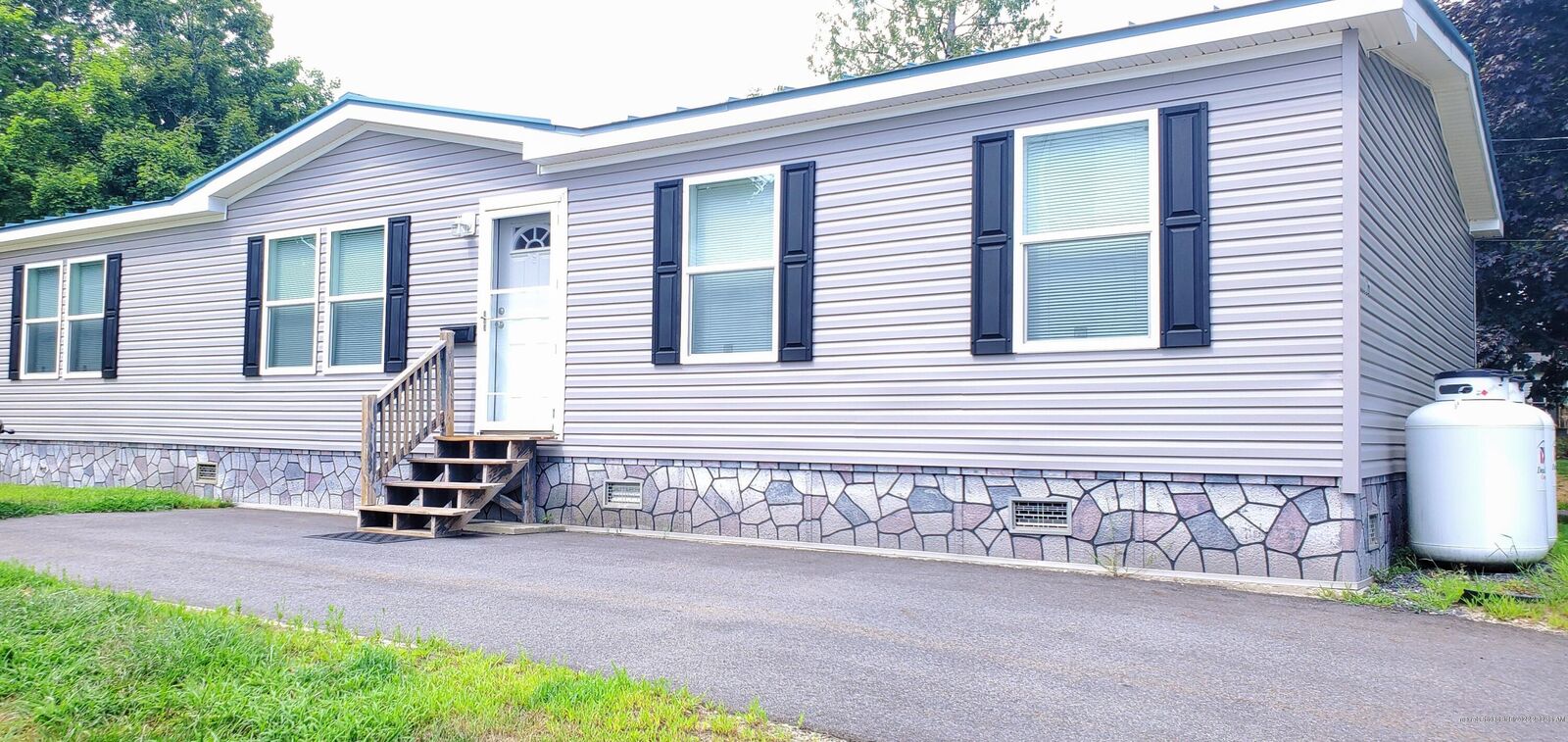 Property Photo:  16 W Pleasant Street  ME 04963 