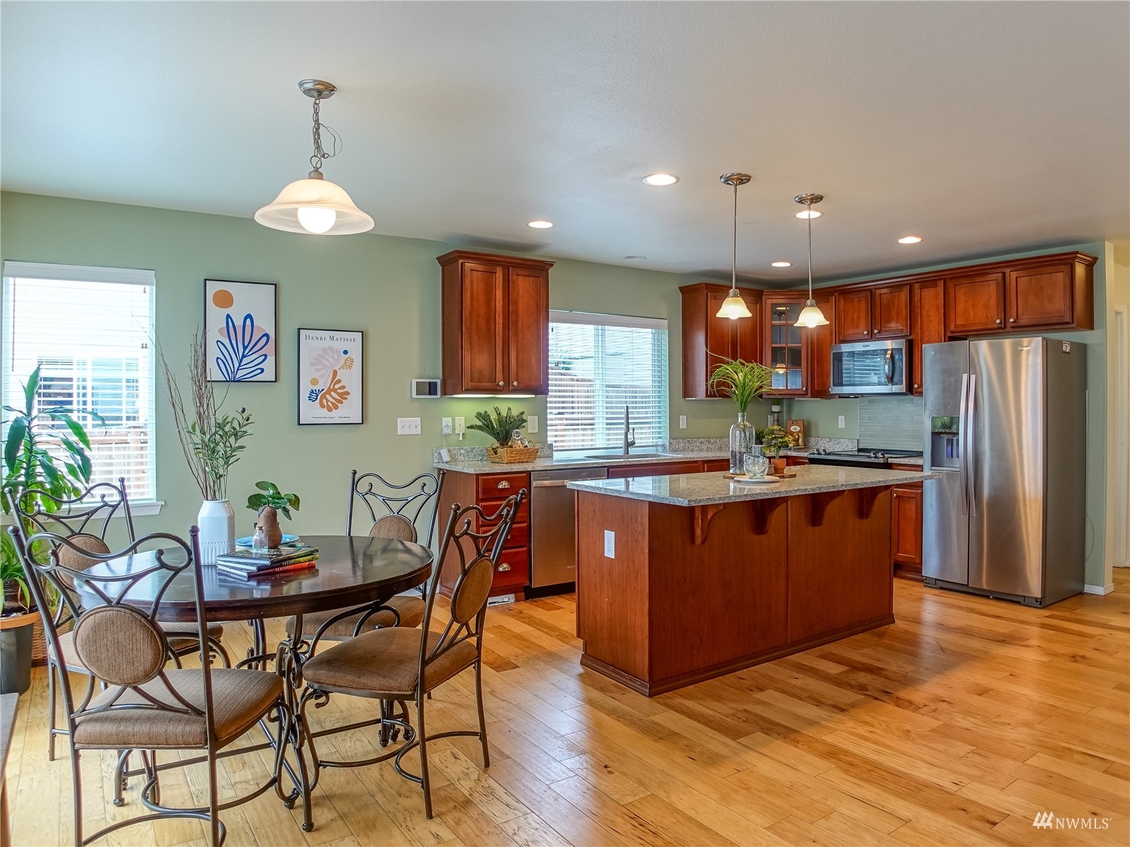 Property Photo:  7717 198th Street E  WA 98387 