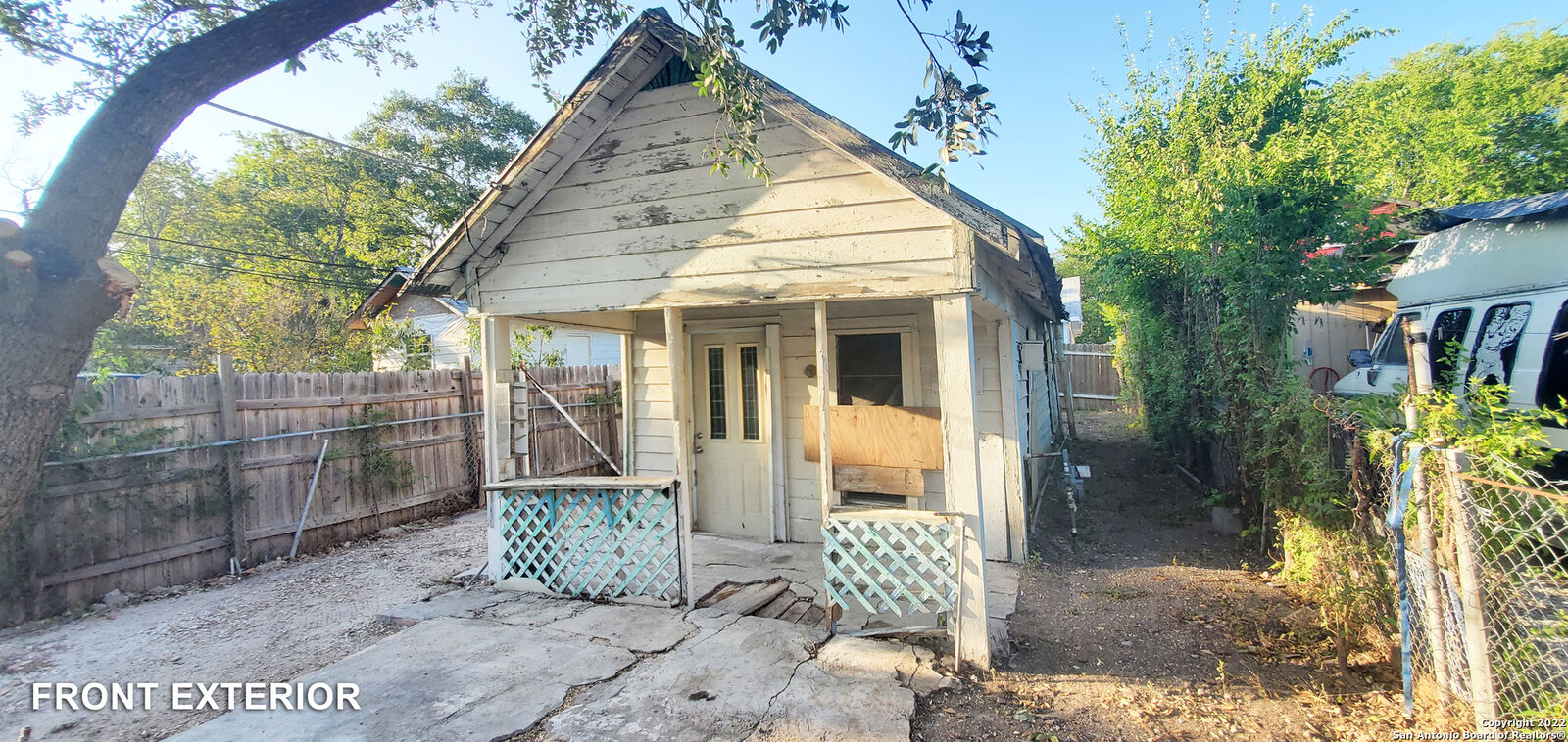 Property Photo: 2920 Colima St TX 78207