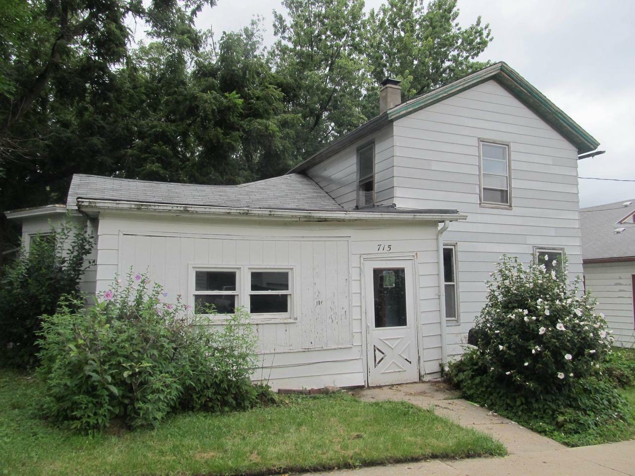 Property Photo:  715 17th Ave  WI 53566 