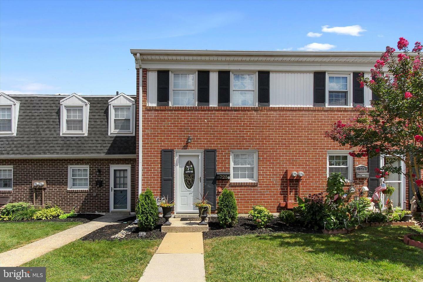 Property Photo:  725 Hardwick Place C  PA 17404 