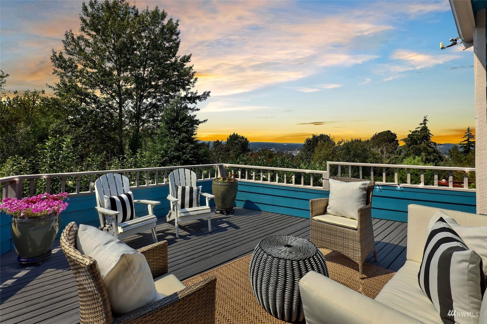 Property Photo: 954 Puget Street WA 98229