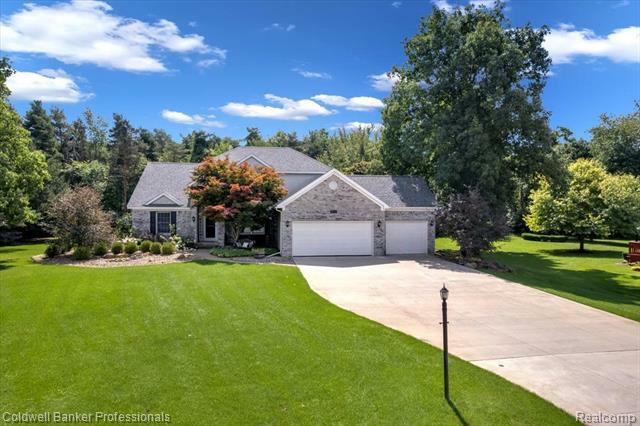 Property Photo:  3816 Wedgewood Drive  MI 48446 