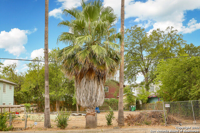 Property Photo:  809 Eleanor Ave  TX 78209 