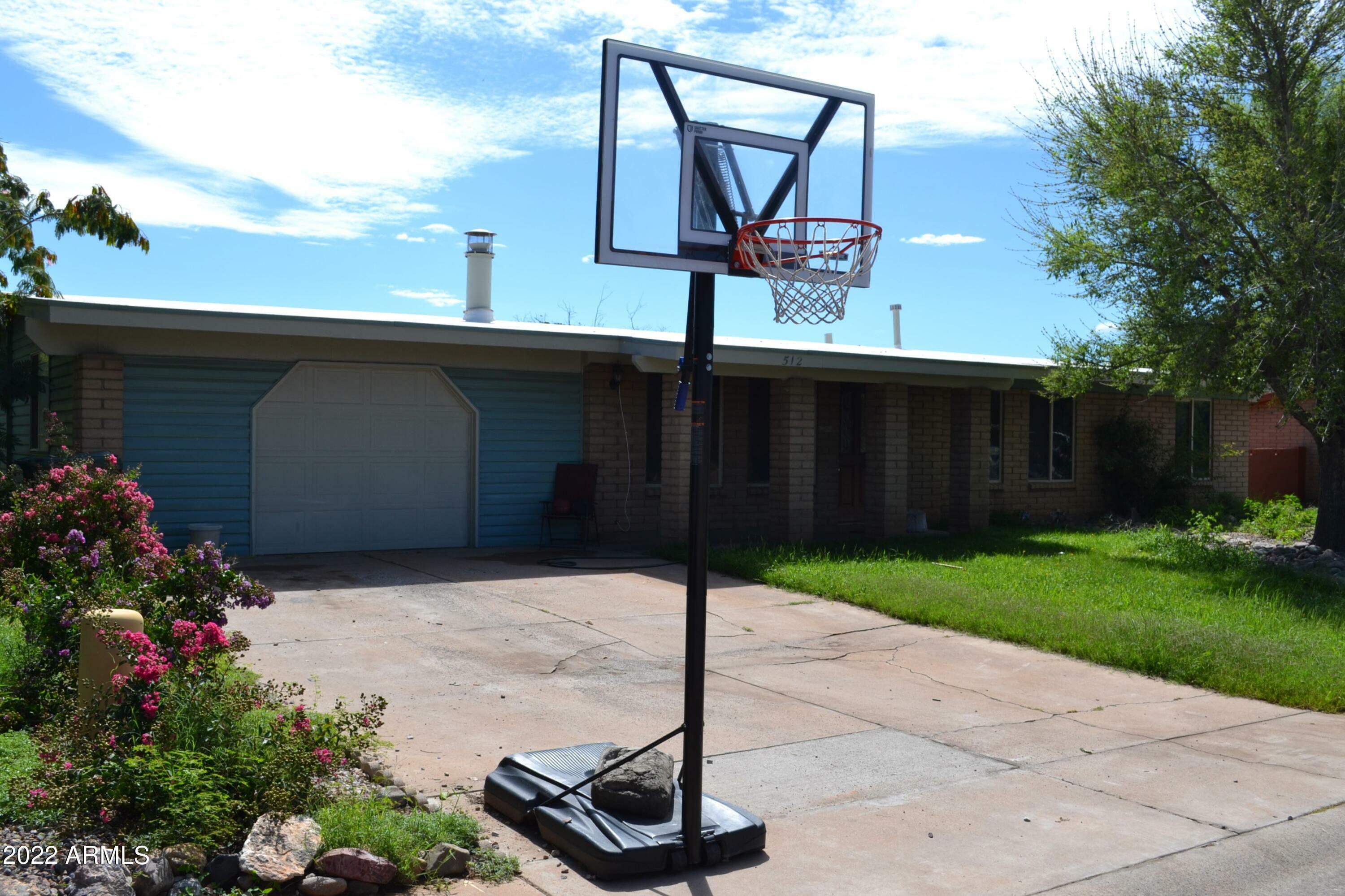 Property Photo: 512 E Mallard Circle AZ 85635