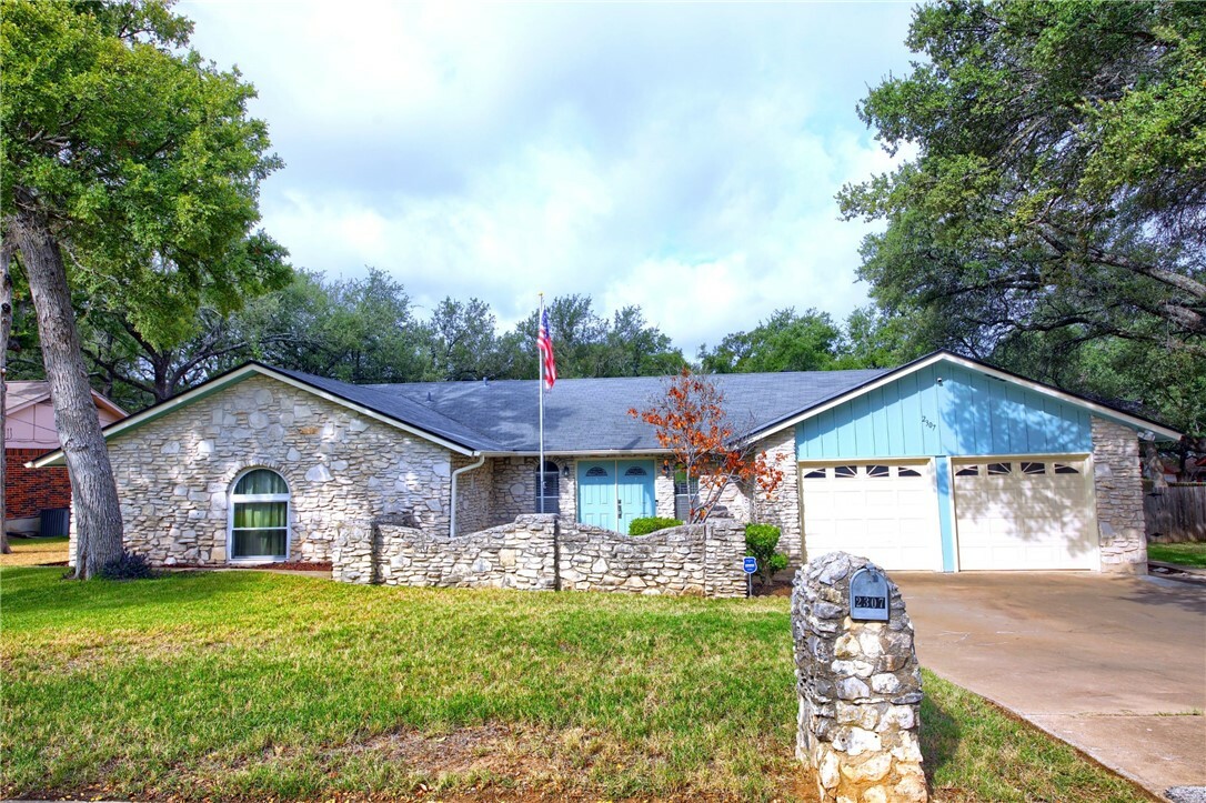 Property Photo:  2307 Orleans Drive  TX 78613 