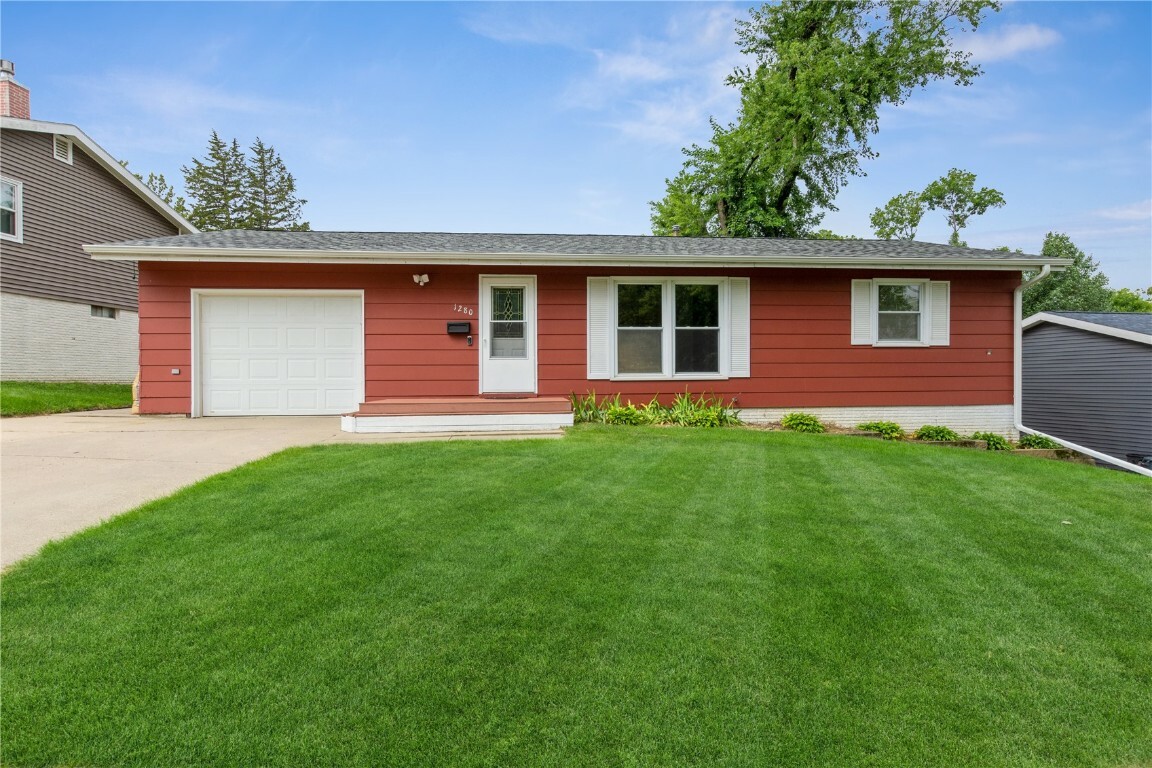 Property Photo:  1280 Terrace Street  IA 52302 