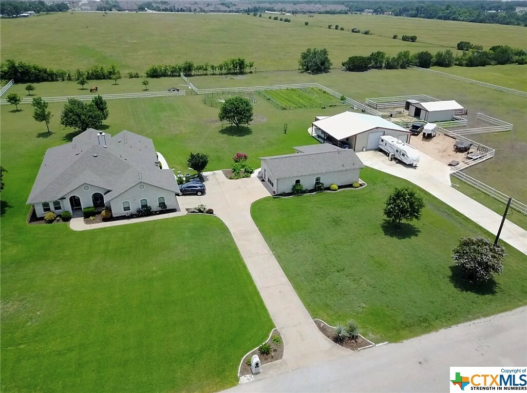 Property Photo:  111 Creek Meadow Cove  TX 78641 