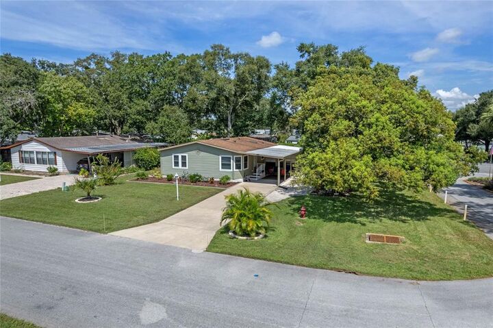 Property Photo: 25213 Bellevue FL 34748