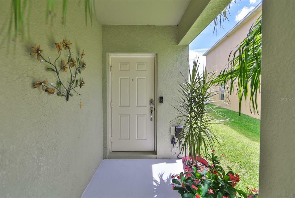 Property Photo:  1307 Pasadena Bloom Lane  FL 33570 