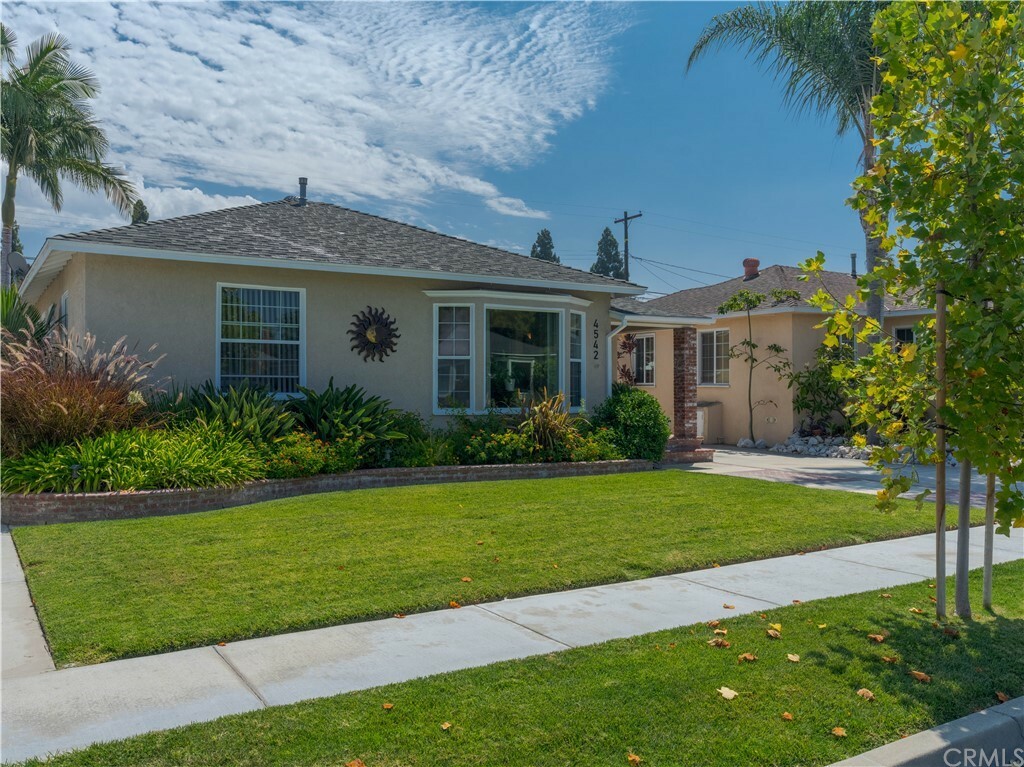 Property Photo:  4542 Ocana Avenue  CA 90713 