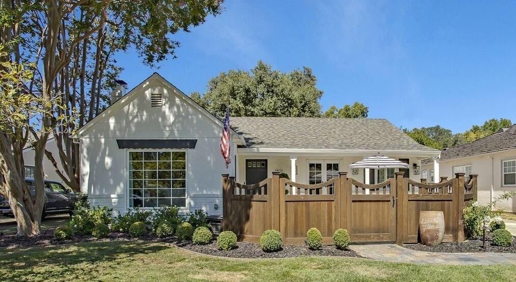 Property Photo: 1811 8th Avenue CA 95818