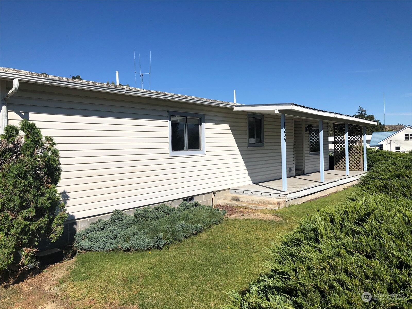 Property Photo: 1535 2nd Avenue N WA 98840