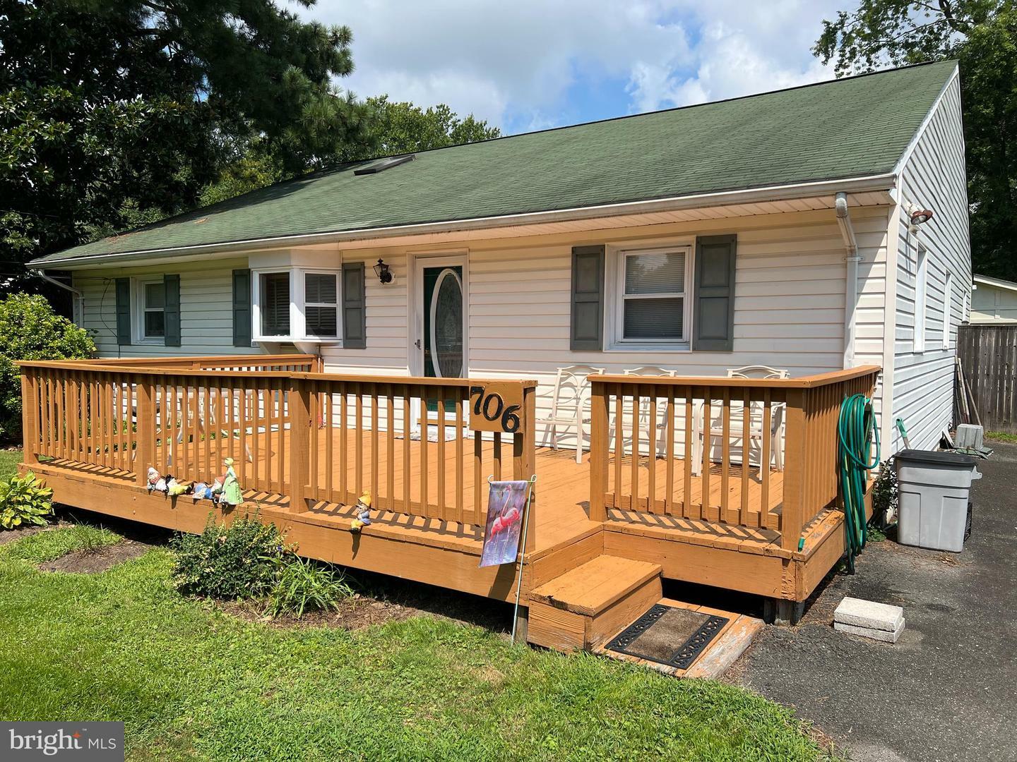 Property Photo: 706 Kingfisher Road MD 20751