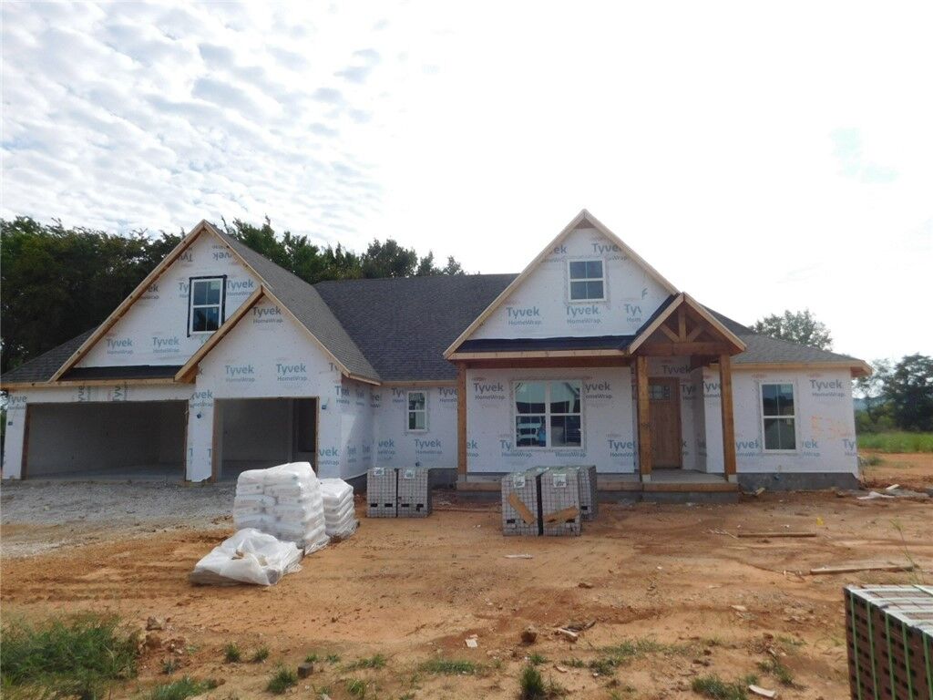 Property Photo:  530 Briarwood Lane  AR 72730 