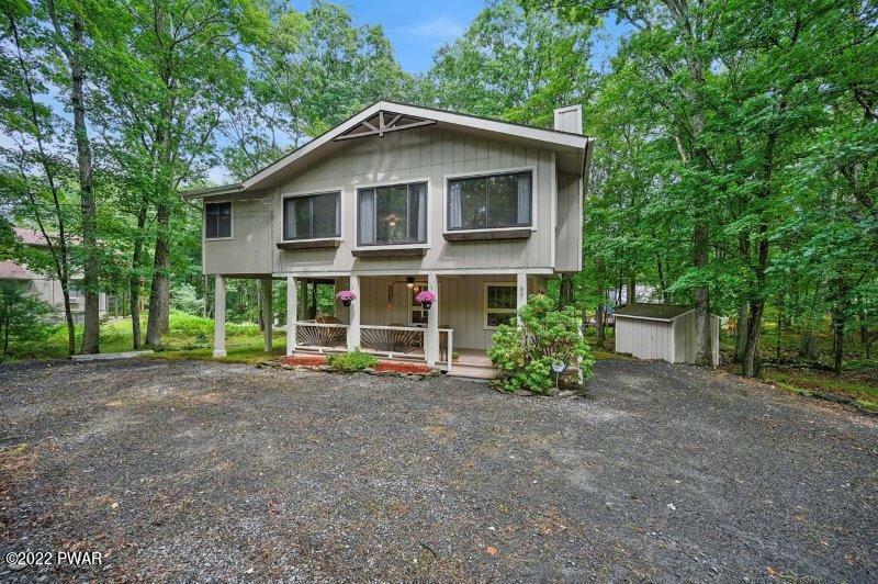 315 Maple Ridge Drive  Hawley PA 18428 photo