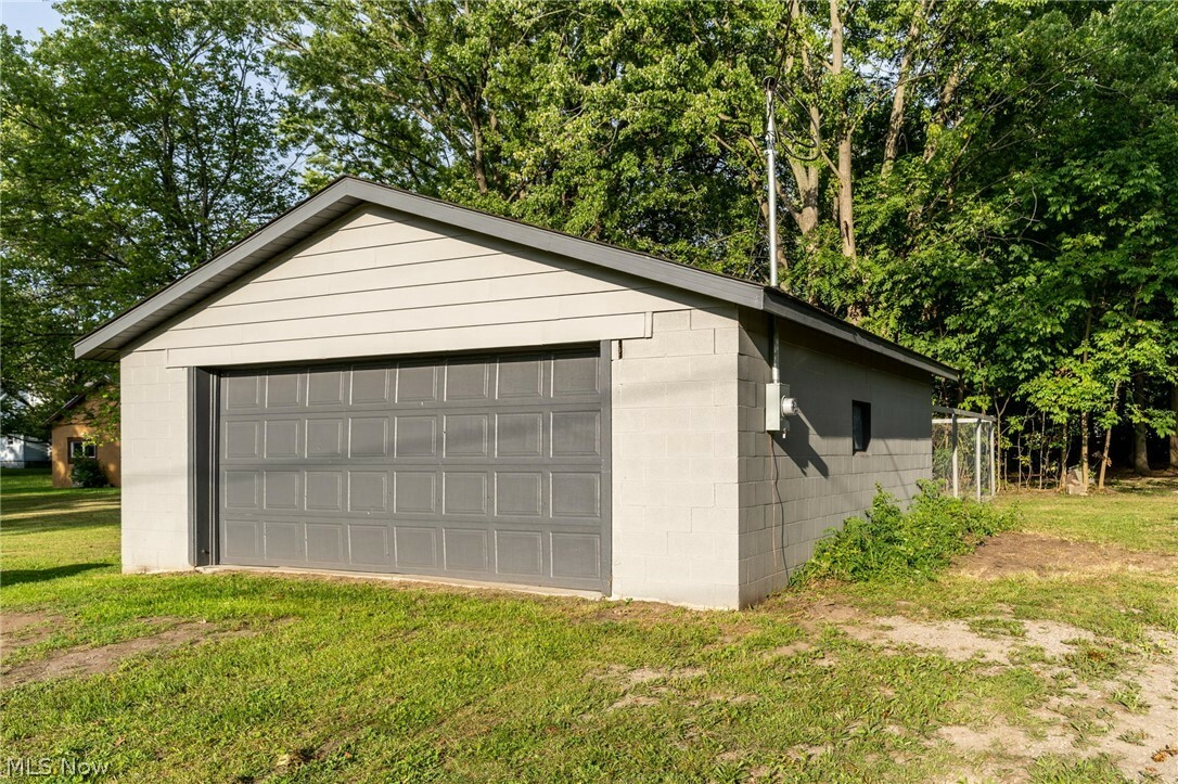 Property Photo:  1518 Dilley Road NW  OH 44485 