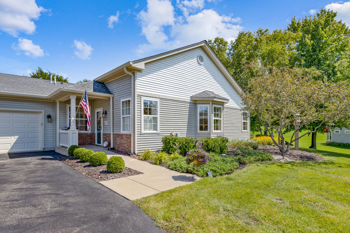 Property Photo:  12185 Quail Ridge Drive  IL 60142 