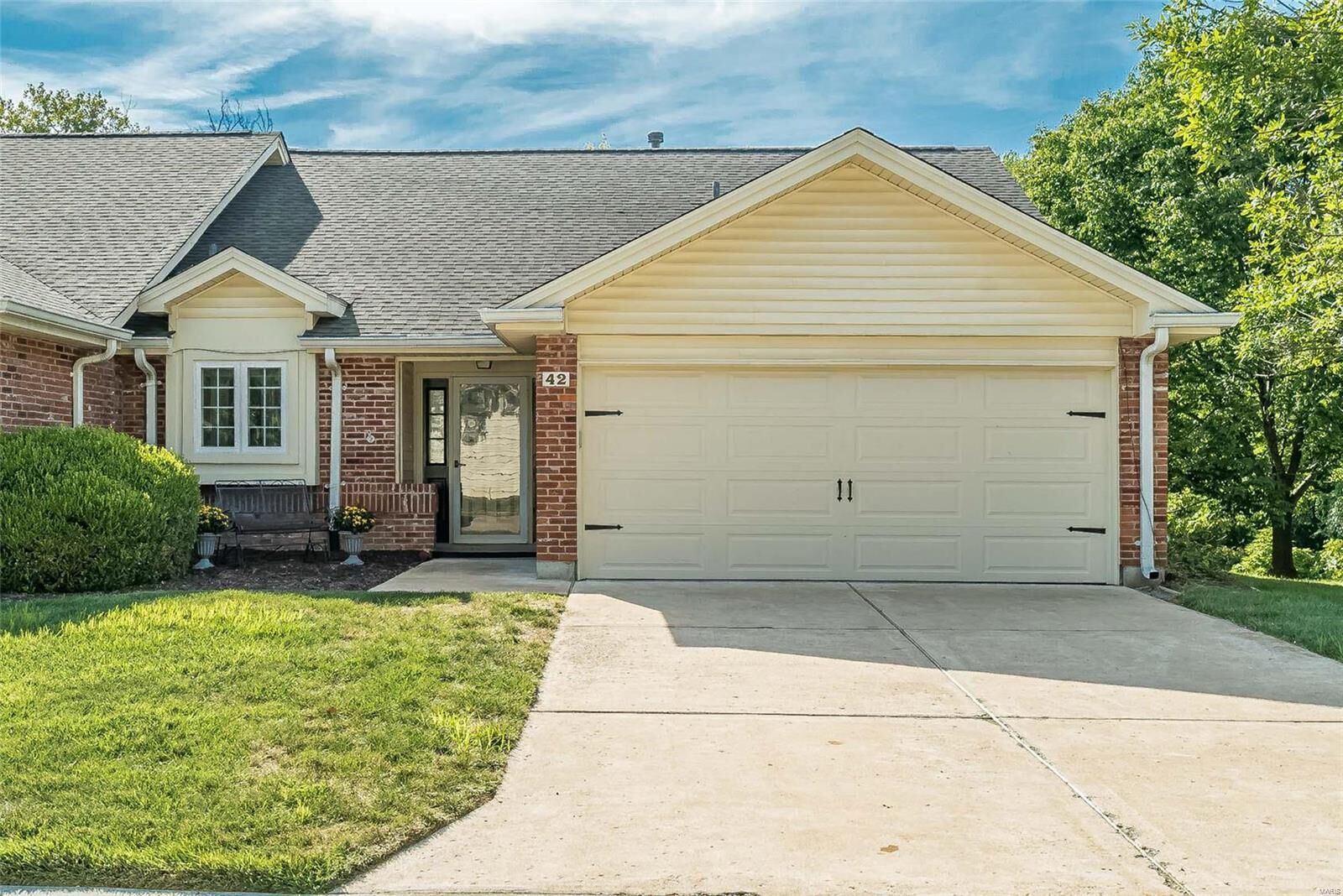 Property Photo:  42 Willowyck Court  MO 63146 