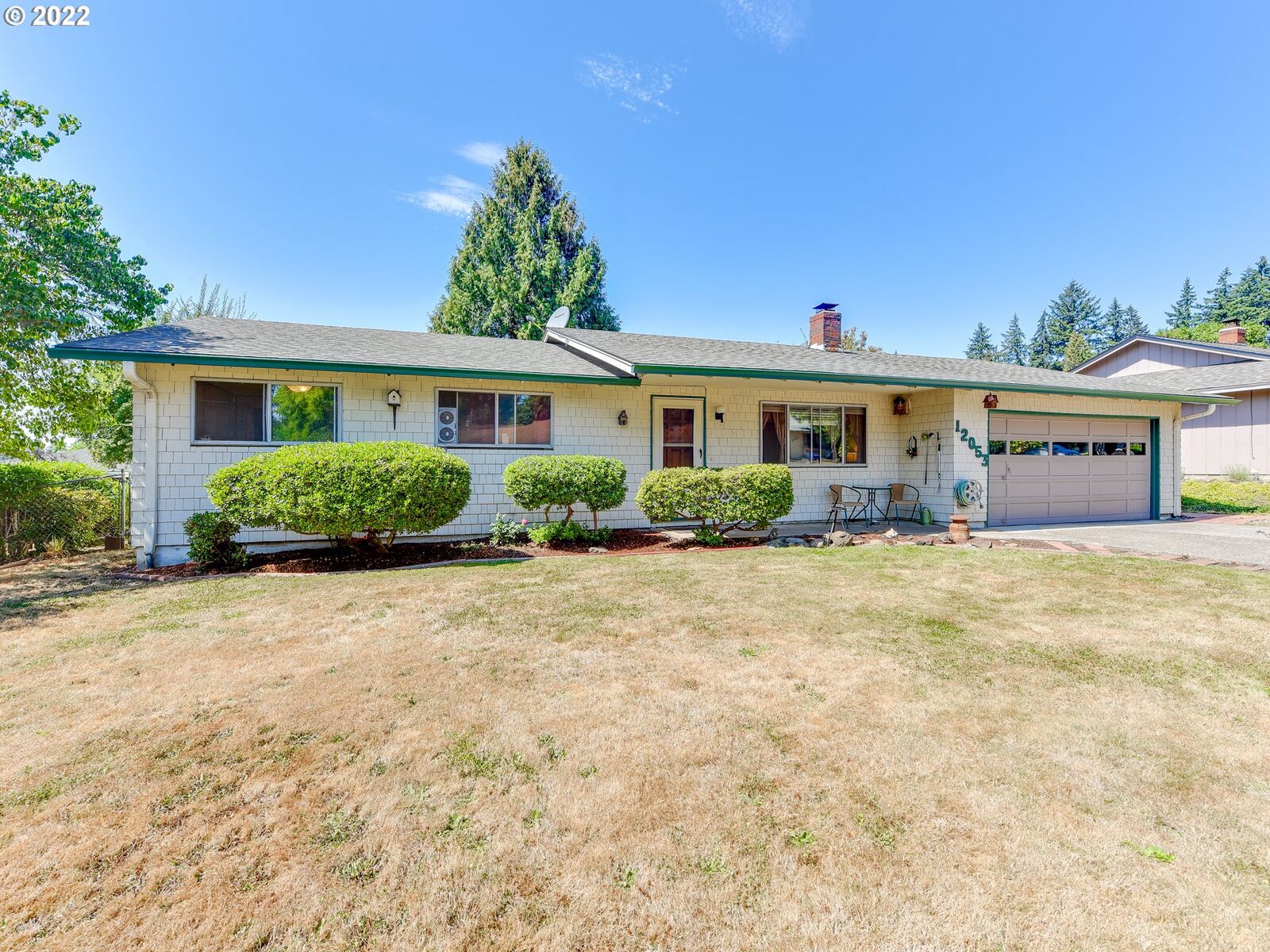 Property Photo:  12053 SE Lamplighter Ave  OR 97222 