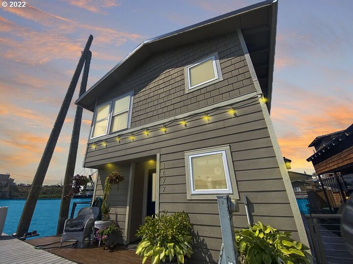 1677 N Jantzen Ave  Portland OR 97207 photo