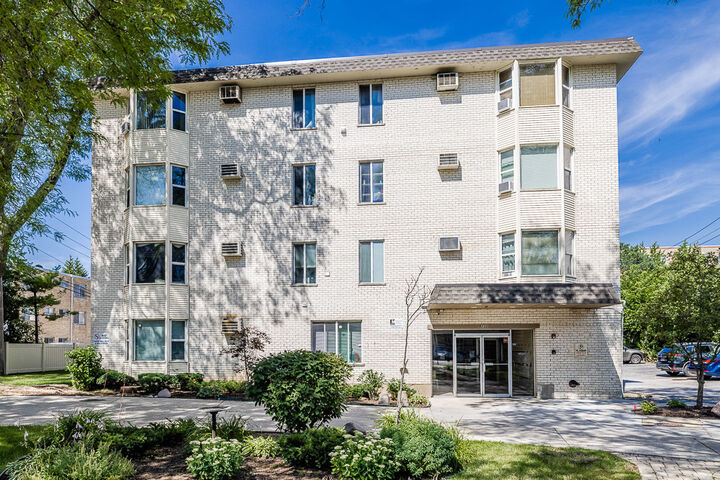 8232 Niles Center Road 203  Skokie IL 60077 photo