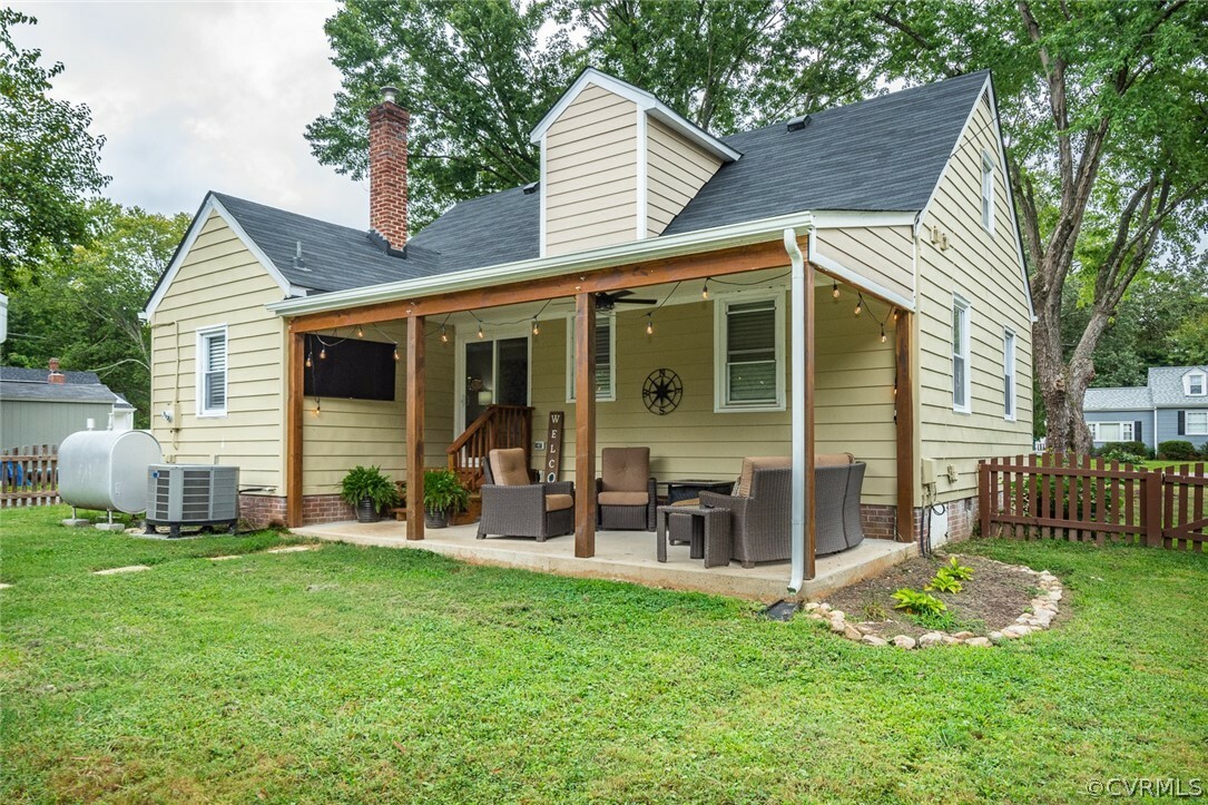 Property Photo: 8272 Wonderland Lane VA 23111