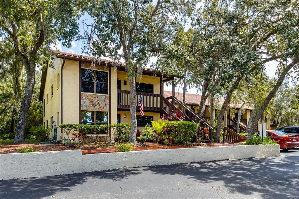 Property Photo: 7650 Forest Trail 6 FL 34668