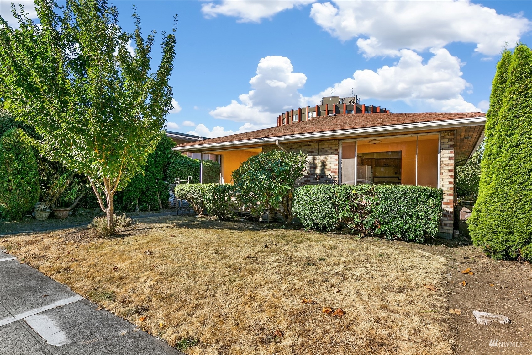 Property Photo: 6333 42nd Avenue SW WA 98136