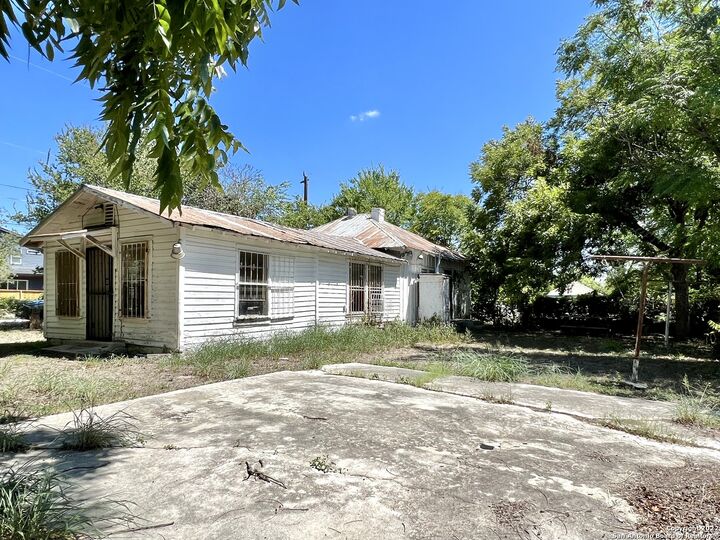 Property Photo: 414 Moten Alley TX 78202