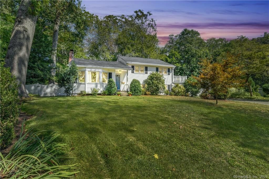 Property Photo:  3 Robinson Drive  CT 06905 