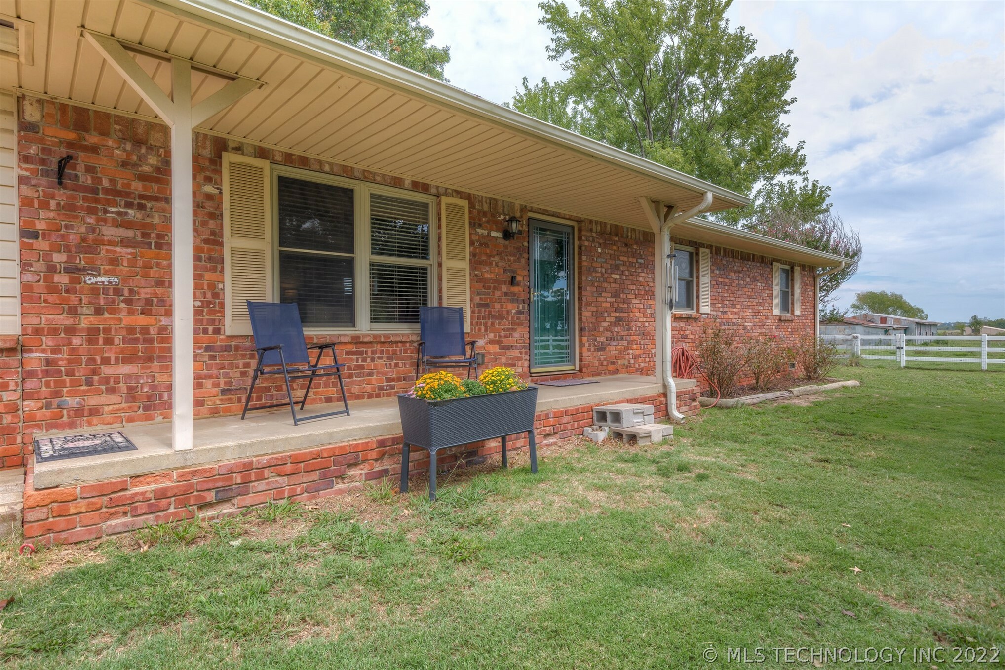 Property Photo:  418175 E 1070 Road  OK 74426 