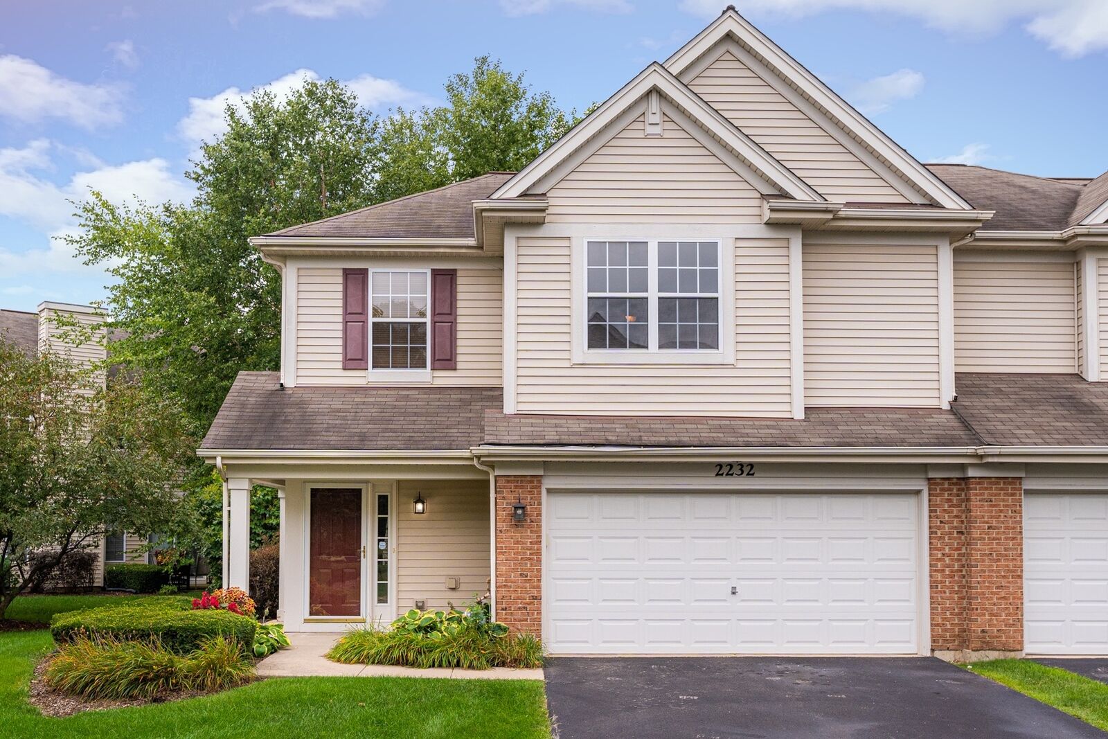 Property Photo: 2232 Claremont Lane IL 60156