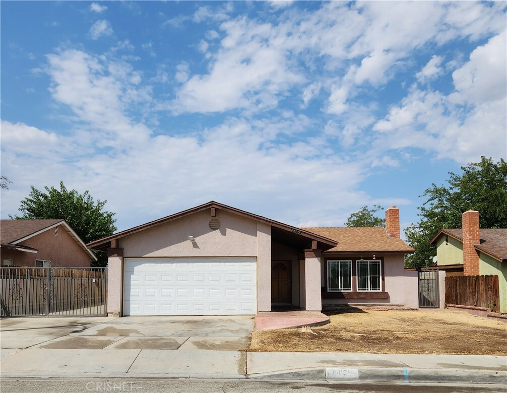 Property Photo:  44131 7th Street E  CA 93535 