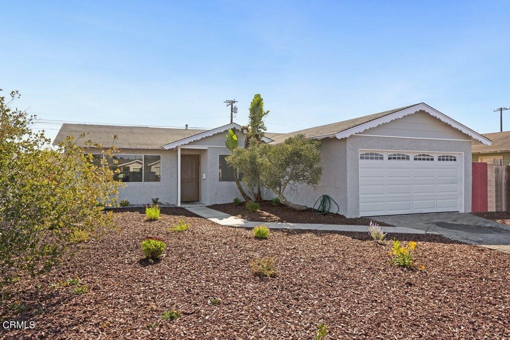 Property Photo:  1626 N 7th Place  CA 93041 