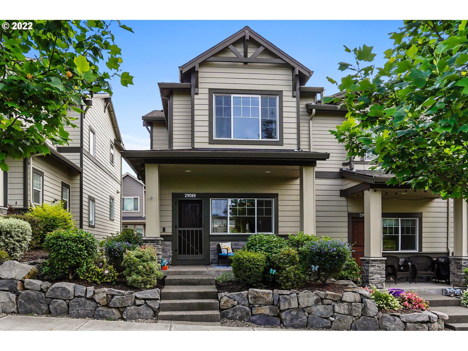 Property Photo:  29088 SW Costa Cir W  OR 97070 