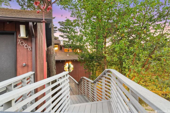 7068 Sayre Drive  Oakland CA 94611 photo