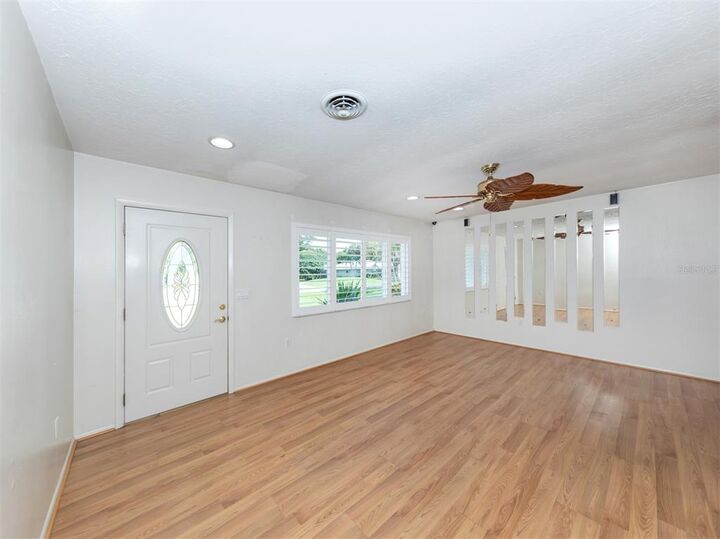 Property Photo: 270 Rigel Road FL 34293